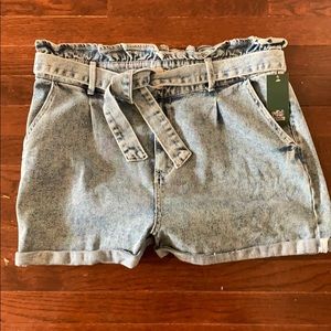 Paper bag jean shorts!
